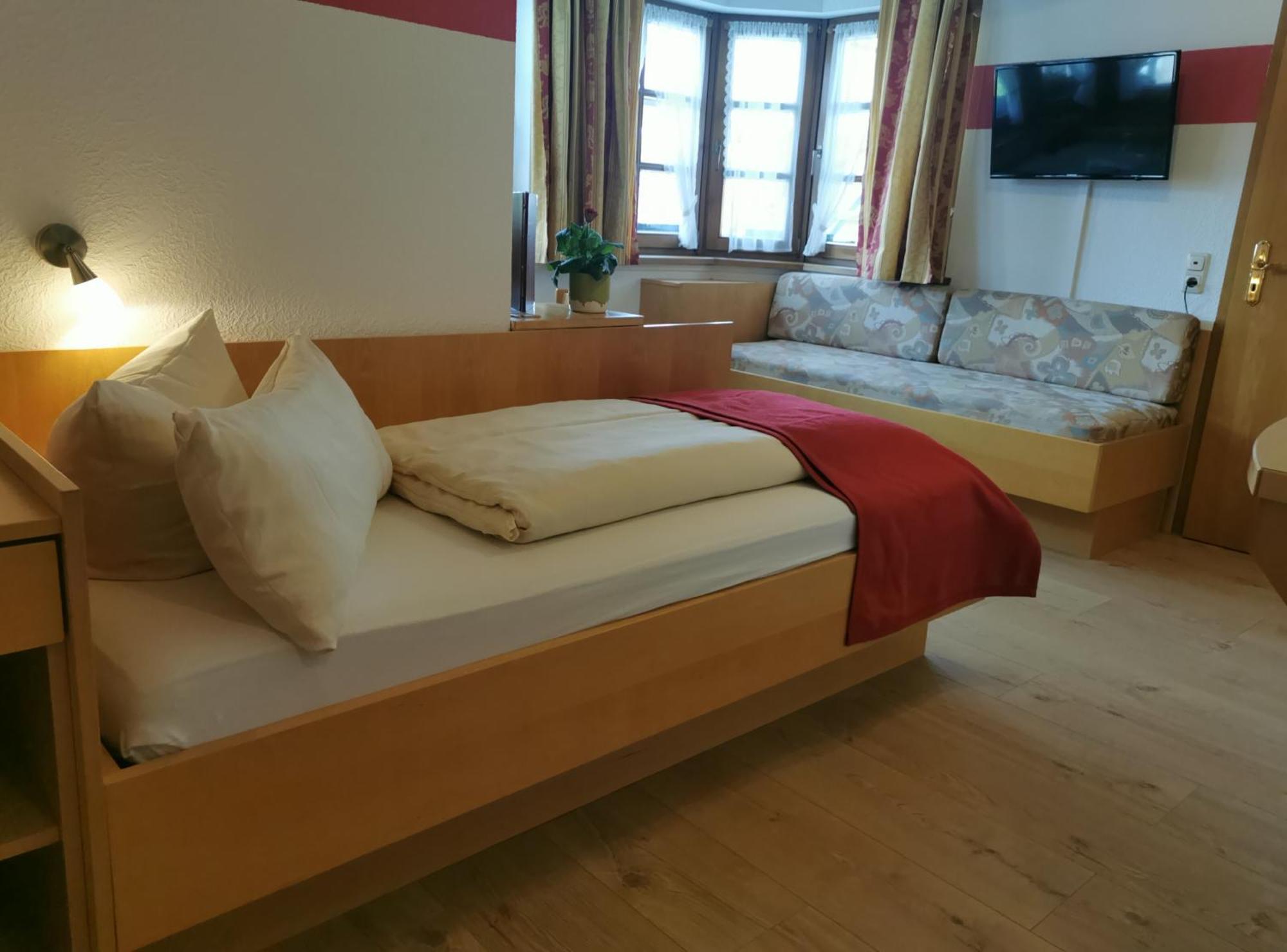 Land-gut-Hotel Landgasthof Zum Schildhauer Halfing Exterior foto