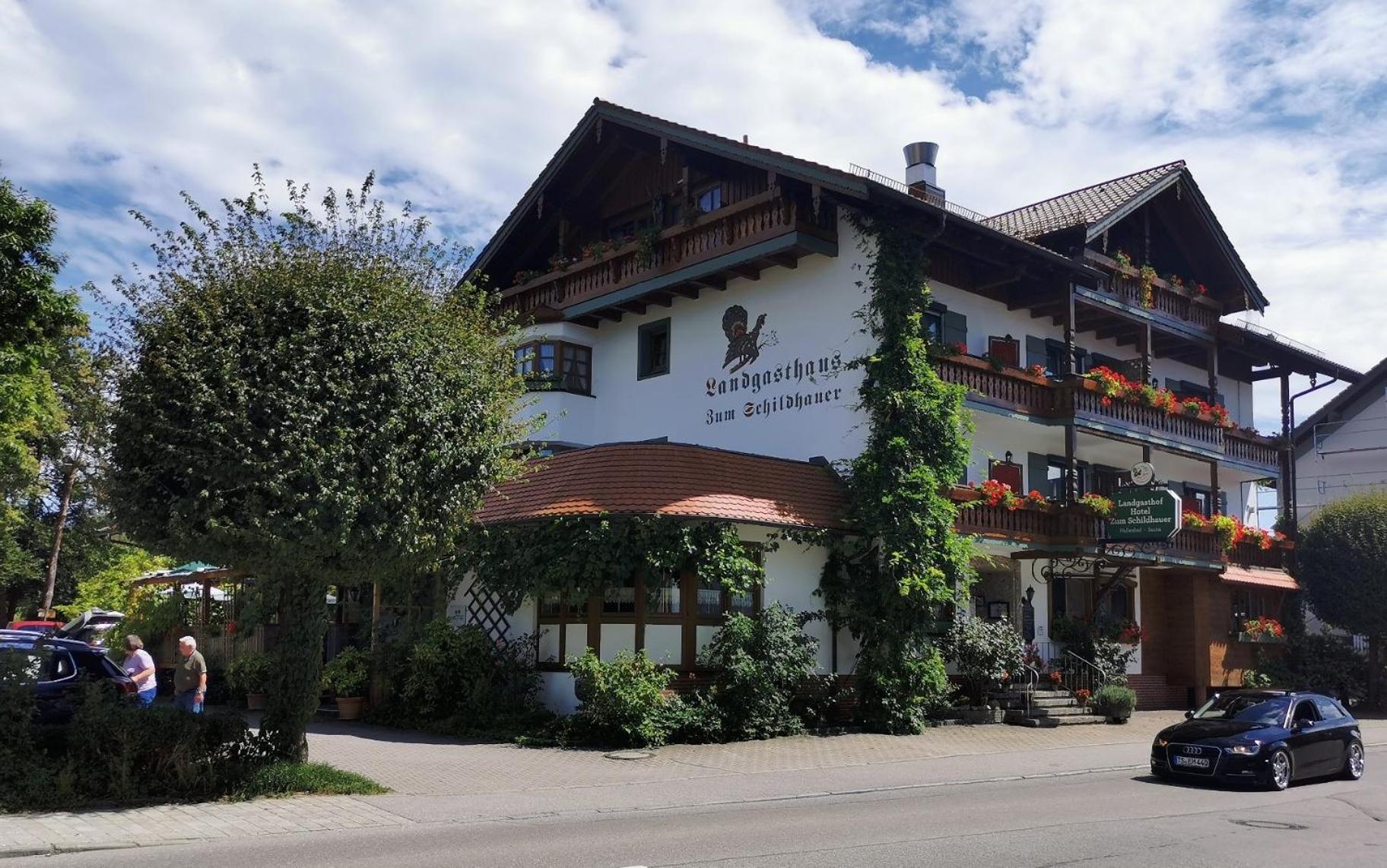 Land-gut-Hotel Landgasthof Zum Schildhauer Halfing Exterior foto