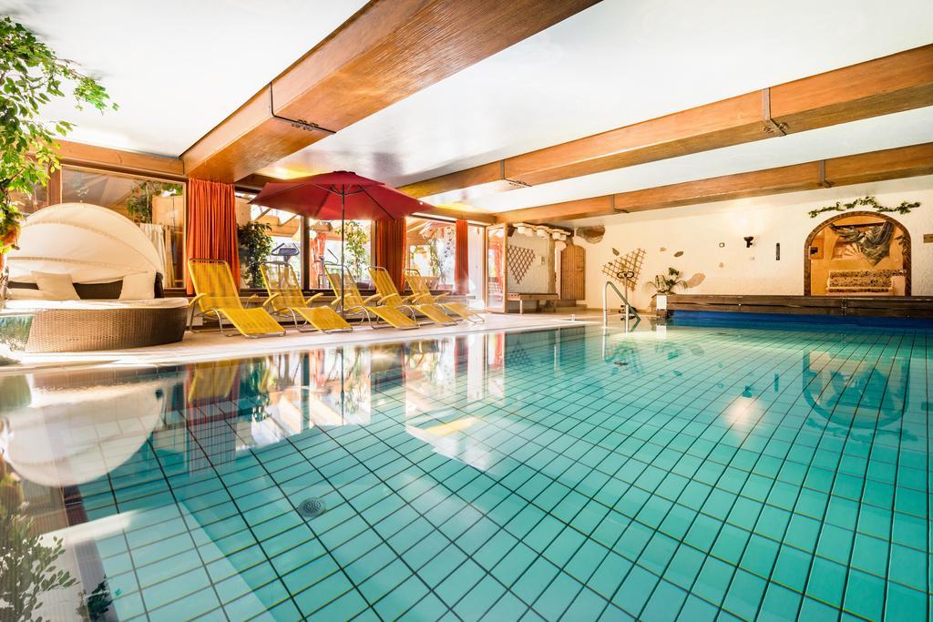 Land-gut-Hotel Landgasthof Zum Schildhauer Halfing Exterior foto